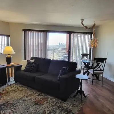 Comfortable 1 Bed 1 Bath Loft in Uptown Denver