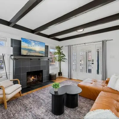 Campus Corner Retreat Two King Beds and Dog Friendly