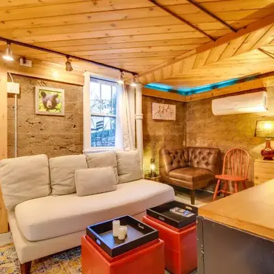 Explore CU! Unique Studio with Private Courtyard