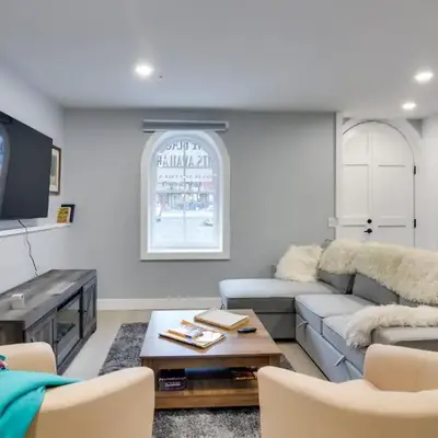Walkable Townhome in the Heart of Central City!