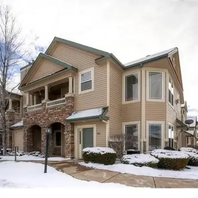 Bright Airy Home with Scenic Views