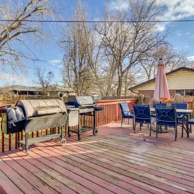 2 Mi to Olde Town! Pet-Friendly Haven with Sunroom