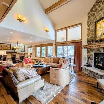 Enclave 37 by SummitCove Lodging
