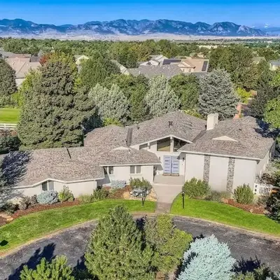 Mid-Century Mod - 7 BR Sleeps 22 - Hot Tub & Game Room