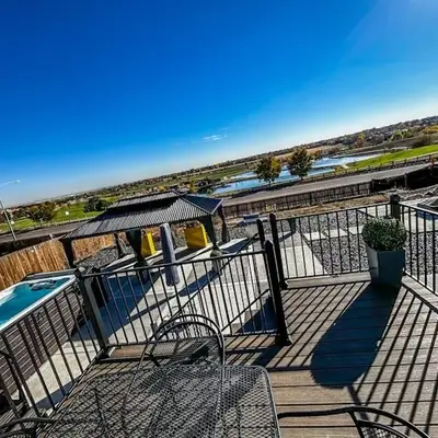 Amazing Lake View Heated Pool Swim Spa and Hot Tub