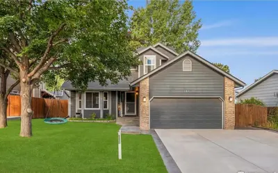 Gallery image of City Cabin Hideaway with Spa, Pool Table & Arcade in Greeley