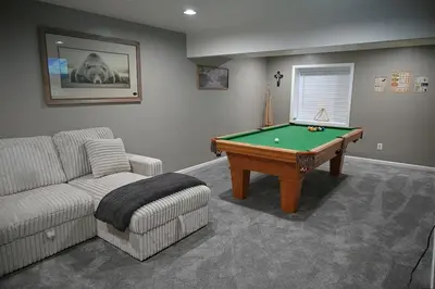 Gallery image of City Cabin Hideaway with Spa, Pool Table & Arcade in Greeley