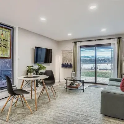FoxGardens Incredible Lake & Mtn View Private Secure