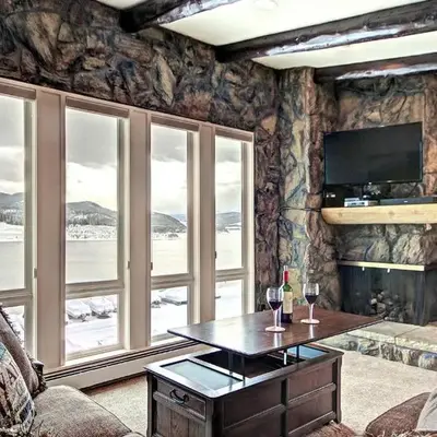 A308 Lake Cliffe Condo