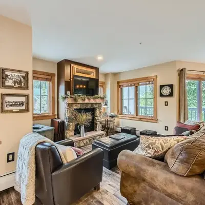 8594 Expedition Station Condo