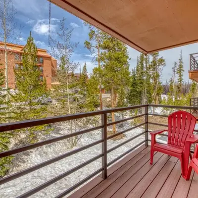 Buffalo Village Condo & Treetop Hideaway
