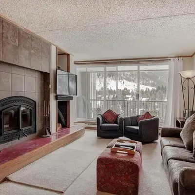 2092 The Pines Condo
