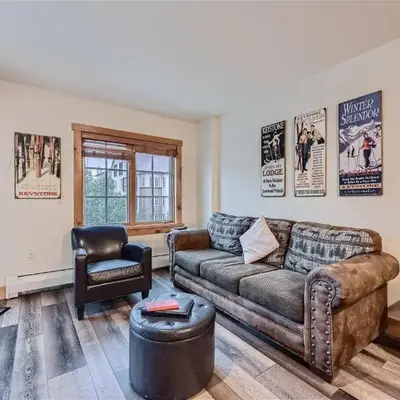 8619 Expedition Station Condo