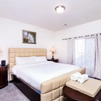 Den Haven Entire Home Near DIA With Three Bedrooms And Private En Suite Baths