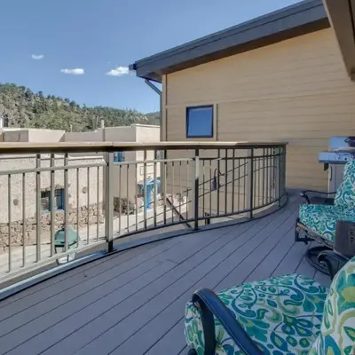 Spacious Dtwn Estes Park Loft Condo 4 Mi to RMNP