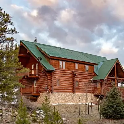 Elk Meadow Lodge: Luxury Log Home