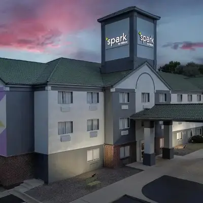 Spark by Hilton Lakewood Denver Southwest
