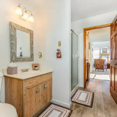 4 Bed 4 Bath Studio Apartment in Fraser