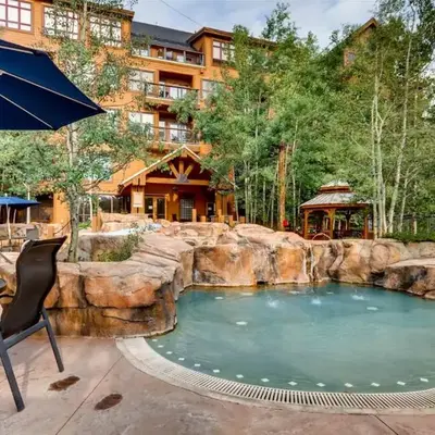 2 Bedroom Colorado Vacation Rental Situated In River Run Village Steps From The Summit Express Gondola
