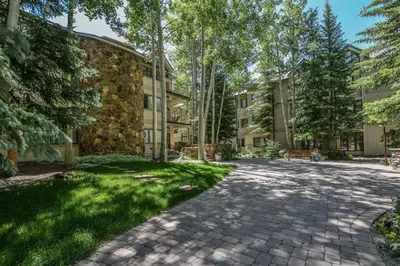 an empty street in front of a building at Ski In 3 Bedroom At Chateaux Dumont Keystone in Keystone