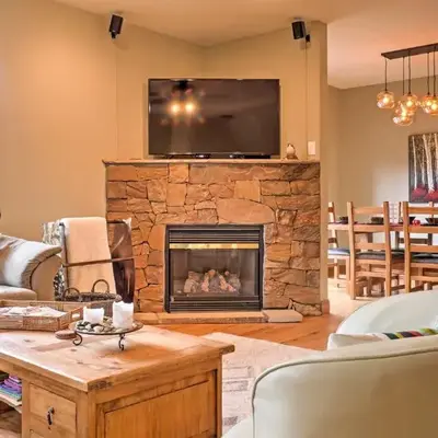 Fraser Townhome with Mtn Views - 6 Mi to Winter Park