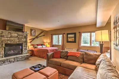 Gallery image of 1 Mi to Ski Upscale Studio with Views in Keystone in Keystone