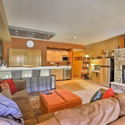 1 Mi to Ski Upscale Studio with Views in Keystone