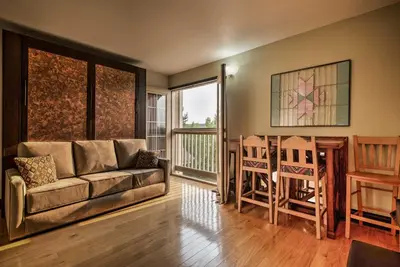 Gallery image of Cozy Littleton Condo with Loft and Patio on Golf Course in Littleton