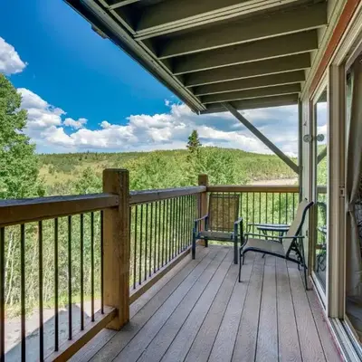 Pet-Friendly Apt with Views 6 Mi to Keystone Resort