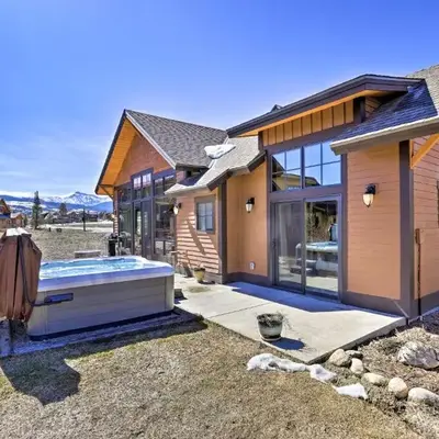 Mtn-View Fraser Home with Hot Tub - Near Skiing!