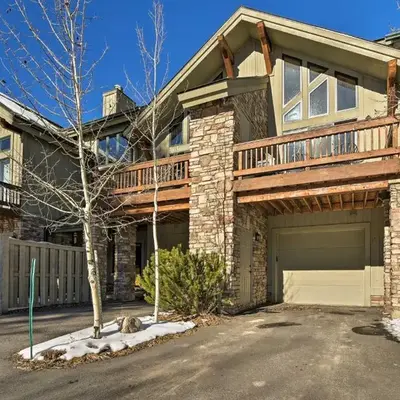 Cozy Townhome Just 4 Miles to Winter Park Resort!