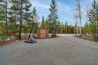 a basketball hoop in the middle of a road at 2 Mi to Rocky Mountain Natl Park Cabin with Views in Grand Lake