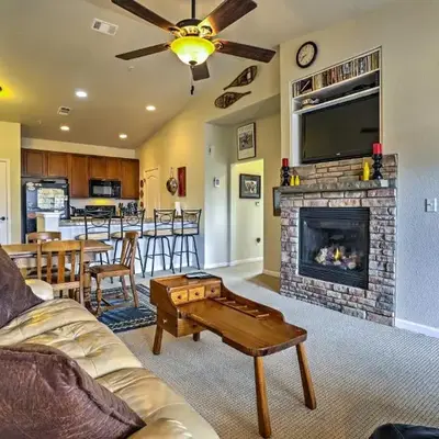 18 Mi to Winter Park Granby Condo with Covered Deck