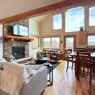 Updated and Spacious Lodge in Heart of Estes Park!