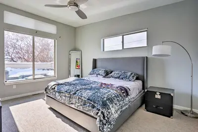 Gallery image of Townhome with Rooftop Patio Walk to Broncos Stadium in Denver