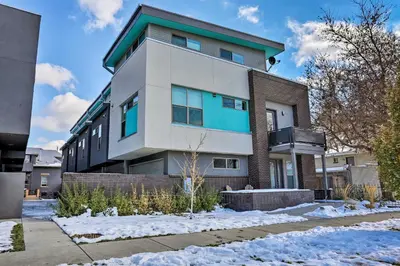Gallery image of Townhome with Rooftop Patio Walk to Broncos Stadium in Denver