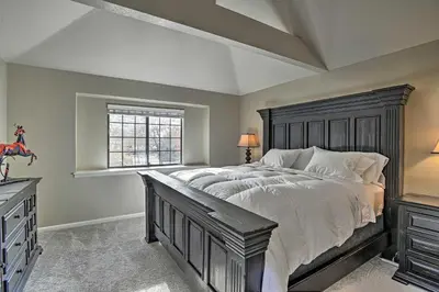 Gallery image of Sleek and Spacious Centennial Escape with Private Deck in Centennial