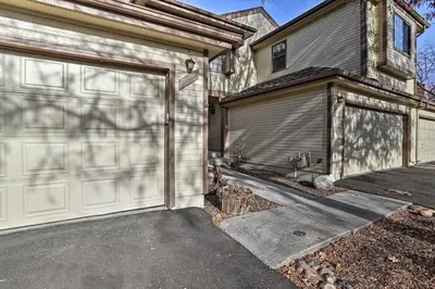 Gallery image of Sleek and Spacious Centennial Escape with Private Deck in Centennial