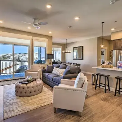Condo with View - 1 Block to Main St - 4 Mi to Ski!