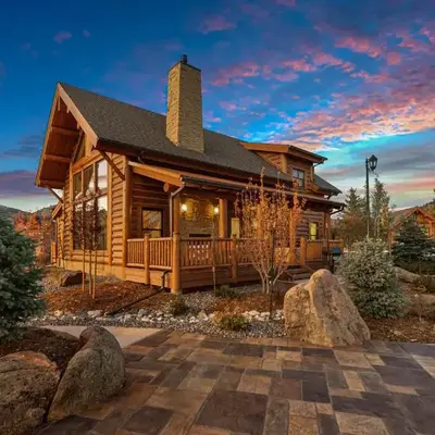Estes Retreat – Indoor/Outdoor Fireplace