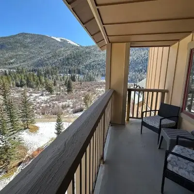 Full Renovated 1BR -Walk to Gondola & Kids Ski Free condo