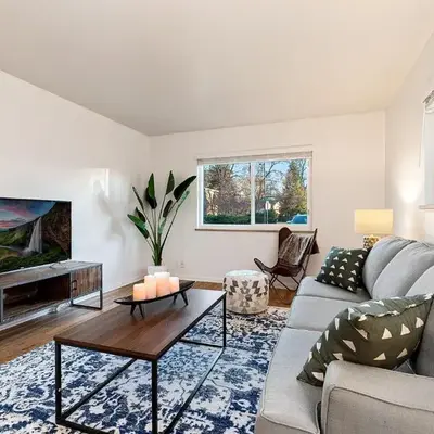 Stylish Getaway with Designer Touches - Free Bikes