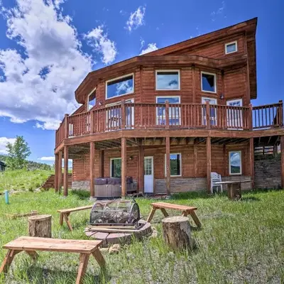 2 Mi to Granby Ranch Granby Home with Hot Tub!