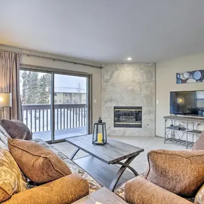 8 Mi to Copper Mtn Sleek Frisco Townhome with Views