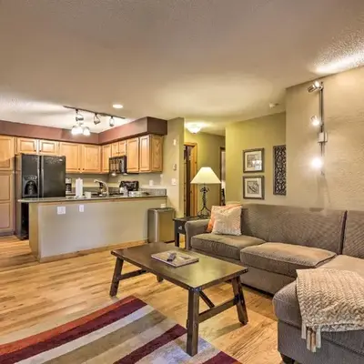 Cozy Condo on Vasquez Creek with Free Shuttle Access