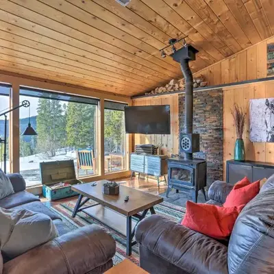 2 Mi to St Marys Glacier Modern Cabin with Hot Tub