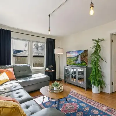 Mulberry Place - A Charming Cottage Near Old Town!