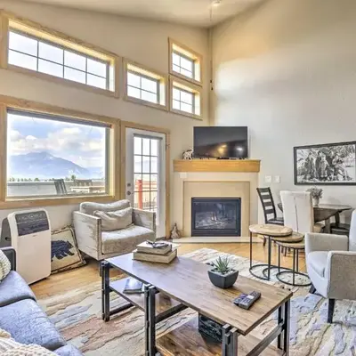 7 Mi to Slopes Main Street Condo in Dillon