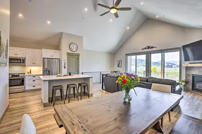 Gallery image of 3 Mi to Granby Ranch Townhome with Balcony and Views in Granby