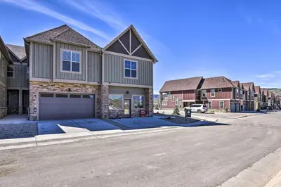 Gallery image of 3 Mi to Granby Ranch Townhome with Balcony and Views in Granby